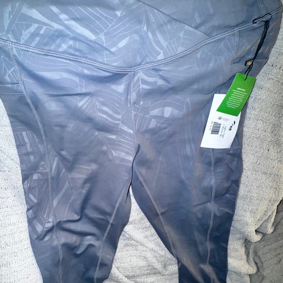ZYIA NWT Light & Tight Leggings “Gray Majesty” size (14-16) - Picture 2 of 8